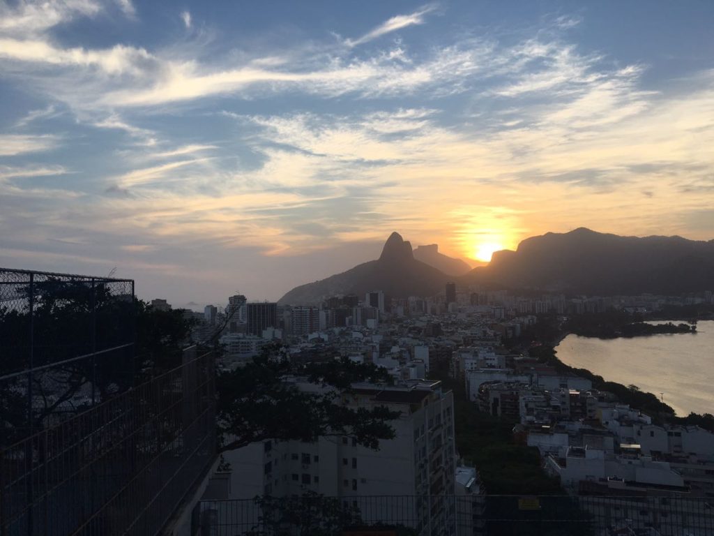 Por do sol no Cantagalo