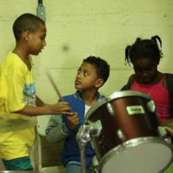 Ajude a ONG Harmonicanto Música e Cidadania