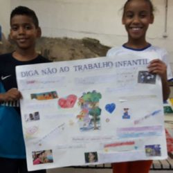 Alunos da Harmonicanto fizeram cartaz de conscientização sobre trabalho infantil