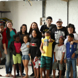 Espalhe o Bem: projeto Harmonicanto leva música à vida de crianças